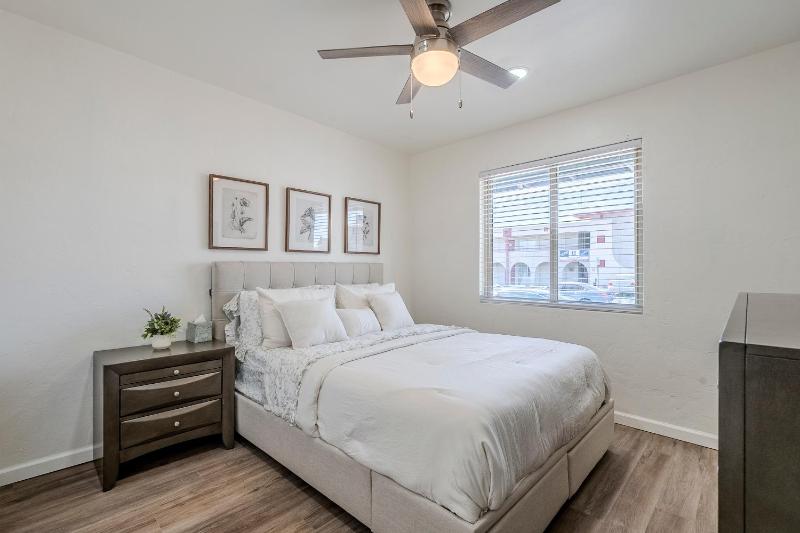 University Duplex by Tucson Renter Properties - image 15