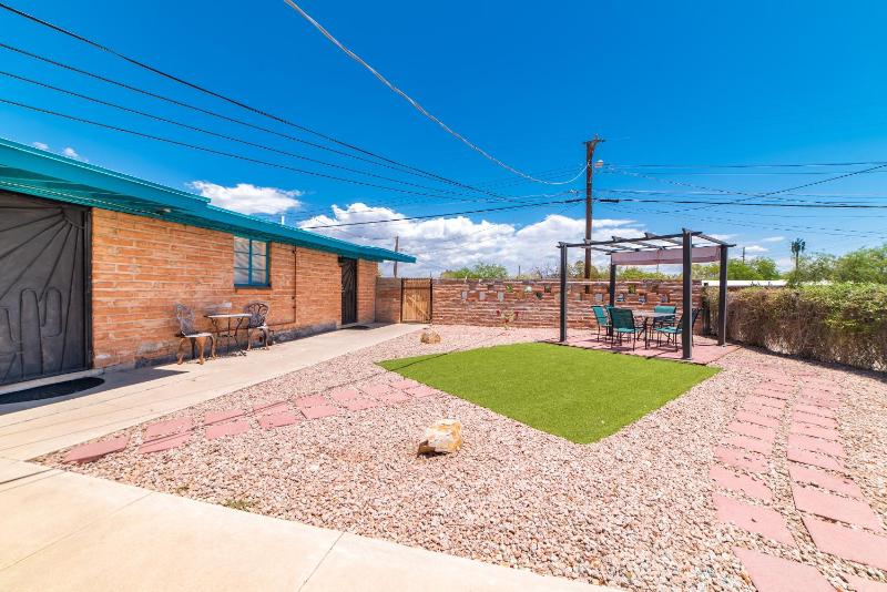 Full Triplex in Central Tucson EV charging - image 25
