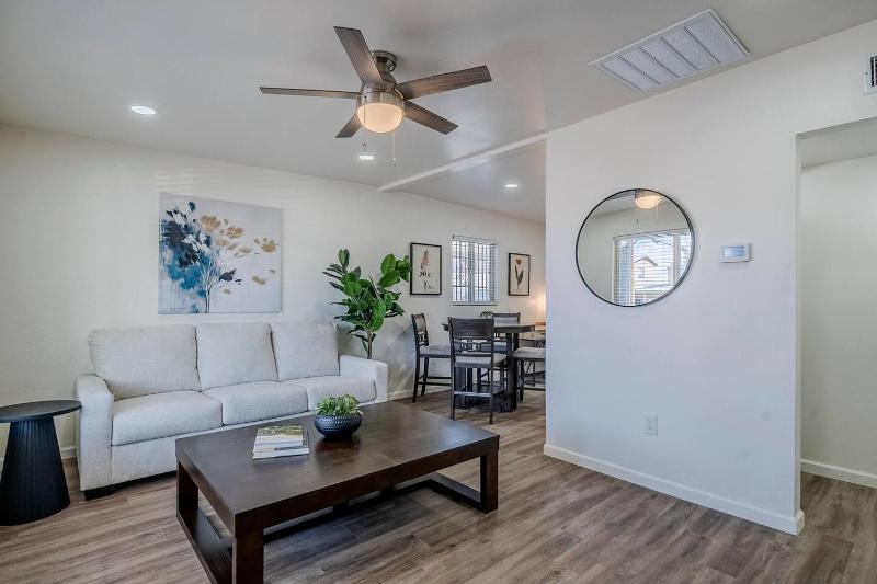 University Duplex by Tucson Renter Properties - image 11