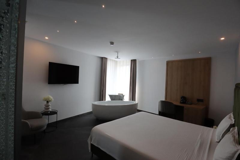 CM111Apparthotel - image 6