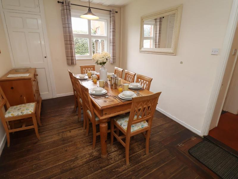 Duke Cottage - image 25