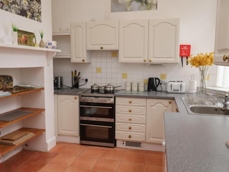 Duke Cottage - image 28