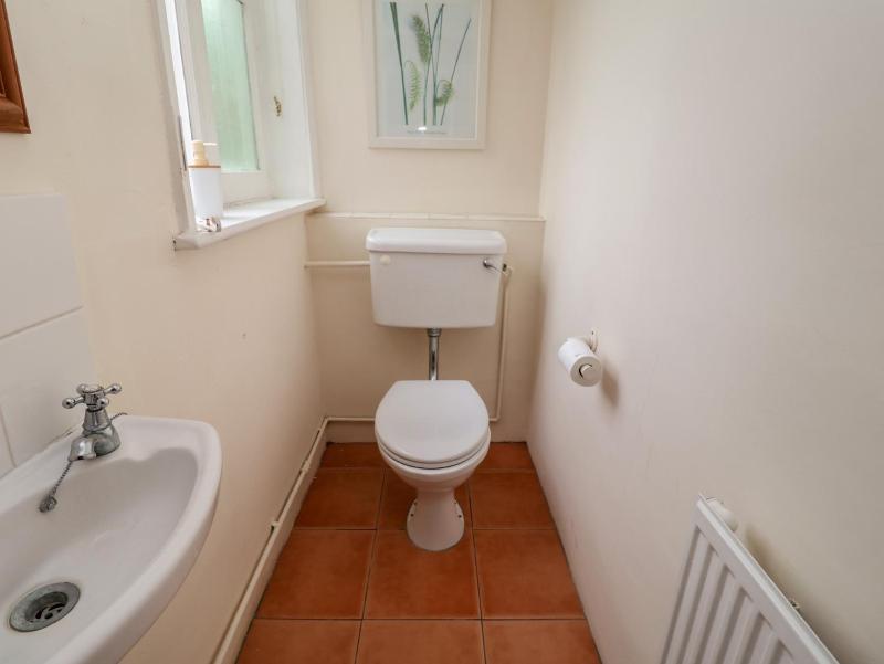 Duke Cottage - image 8