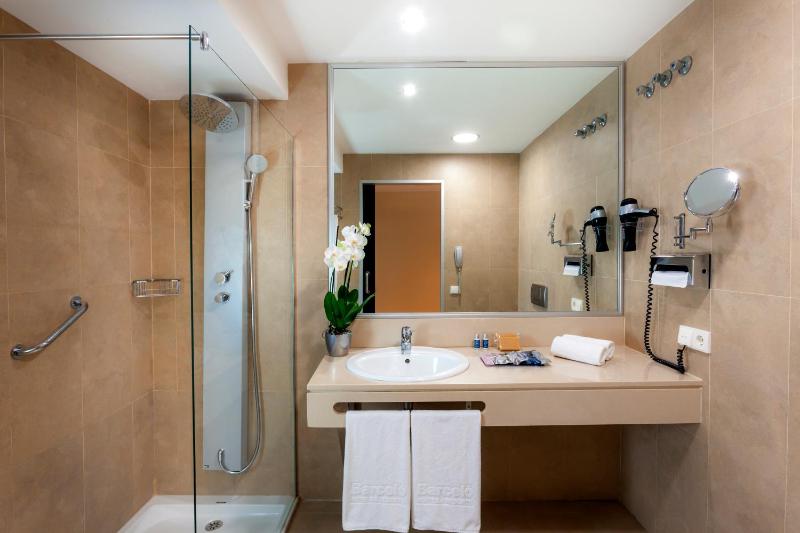 Superior Double Room image 4