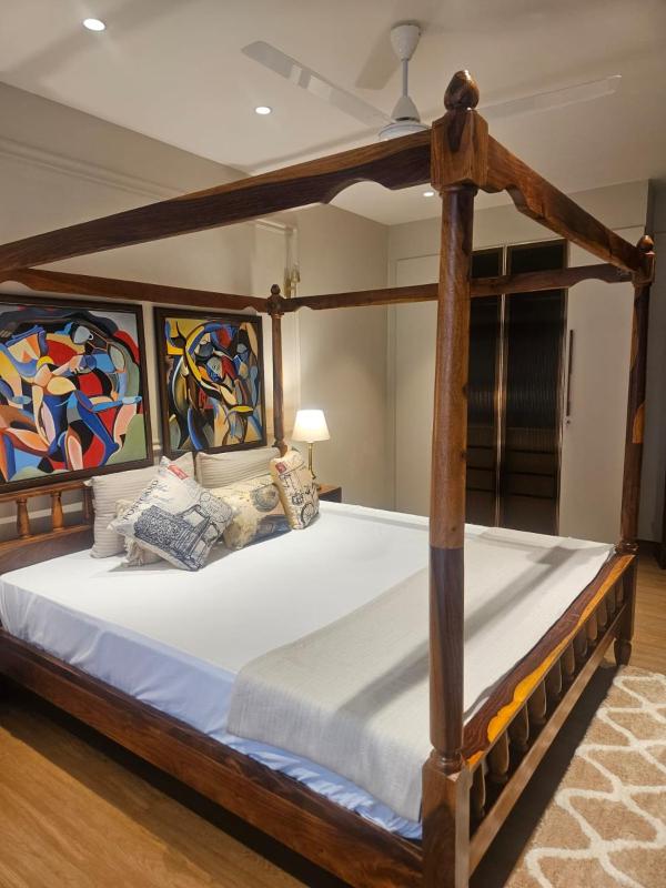 Blissful 5BHK Golf Course Road by Micasso home No Party - image 8