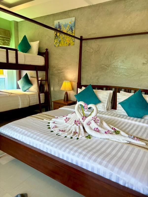 Lanta Just Come Resort - image 30