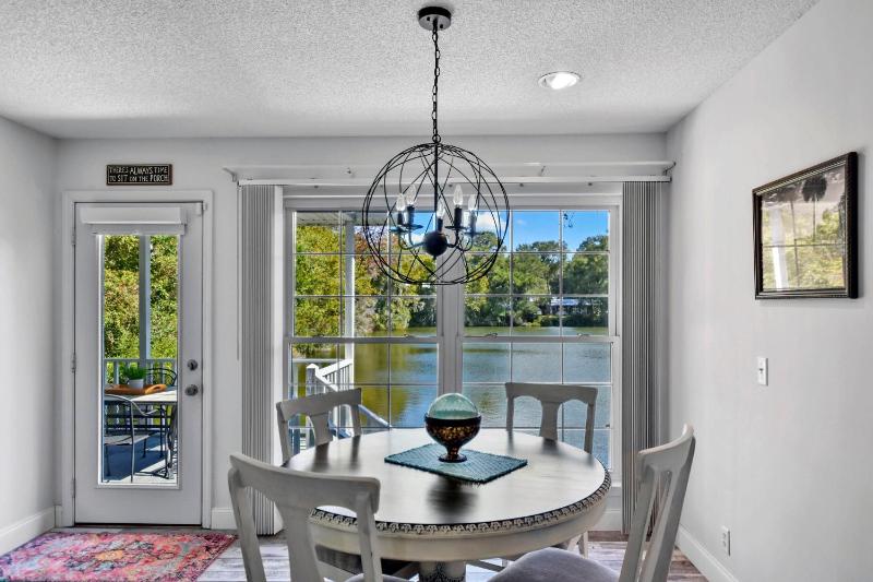 Serenity Lake Cottage - image 33