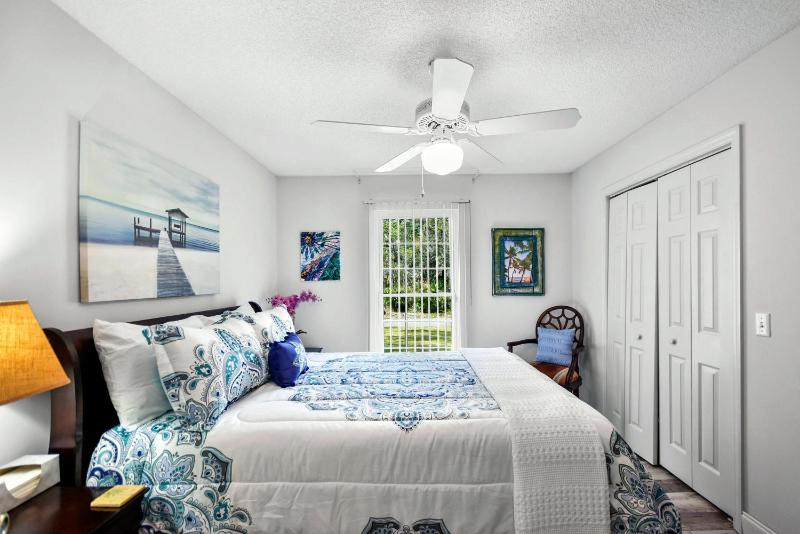 Serenity Lake Cottage - image 27