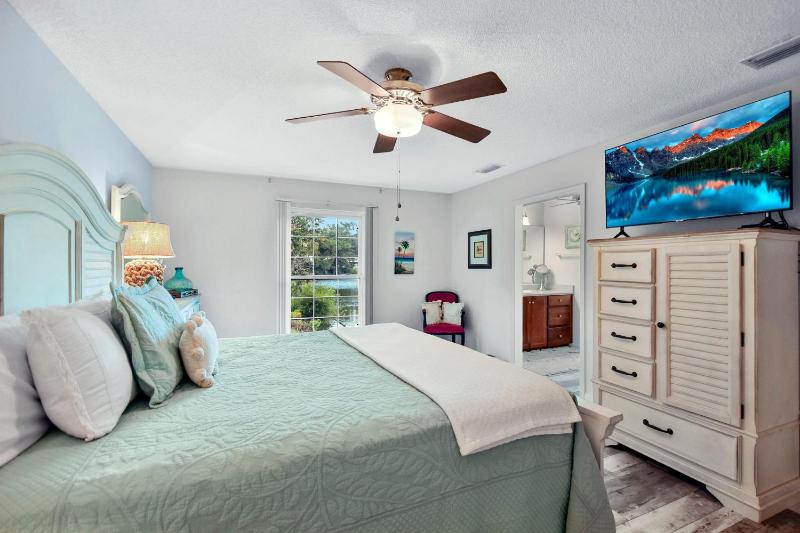 Serenity Lake Cottage - image 10