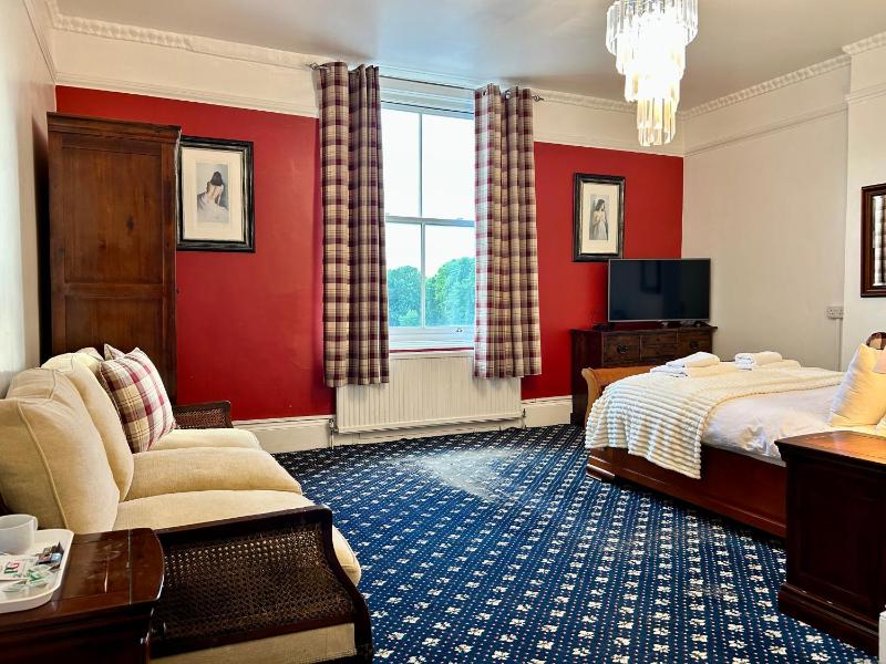 Clarence Quarters Vintage Seafront Adults Only Guest House - image 9