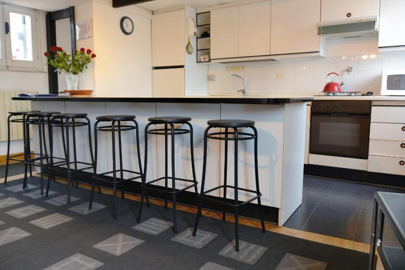 Large Two-Bedroom Apartment image 3