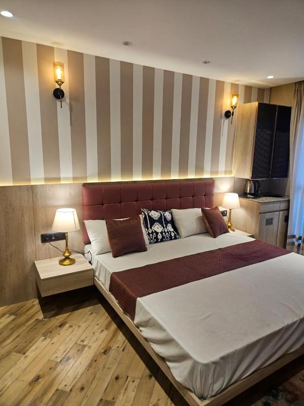 Room with access to Stunning Terrace by Micasso homes No Party - image 1