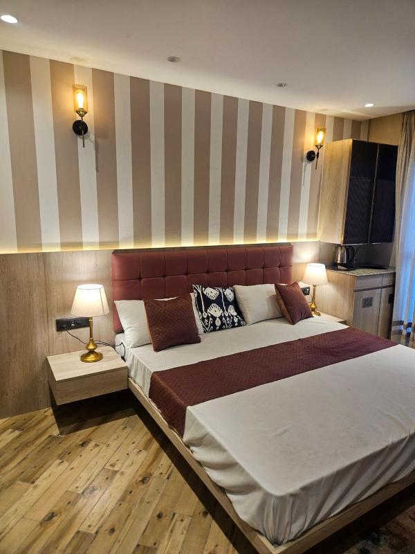 Room with access to Stunning Terrace by Micasso homes No Party - image 3