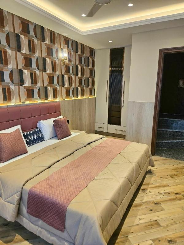 Room with access to Stunning Terrace by Micasso homes No Party - image 7