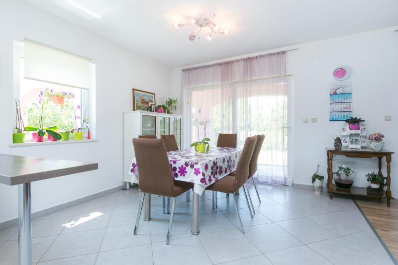 Apartment Elina - image 10