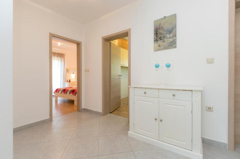 Apartment Elina - image 24