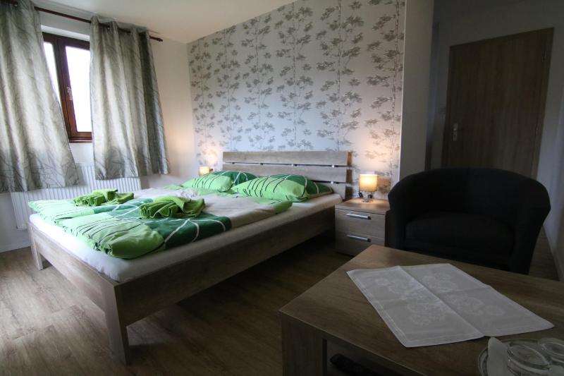 Double Room image 2