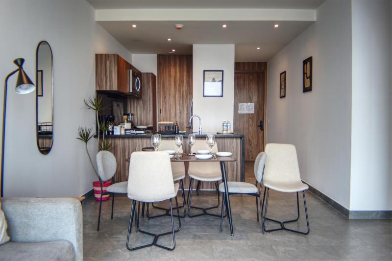 Luxurious 2BR apartment with Jacuzzi and Awesome Views - image 6
