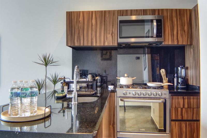 Luxurious 2BR apartment with Jacuzzi and Awesome Views - image 7
