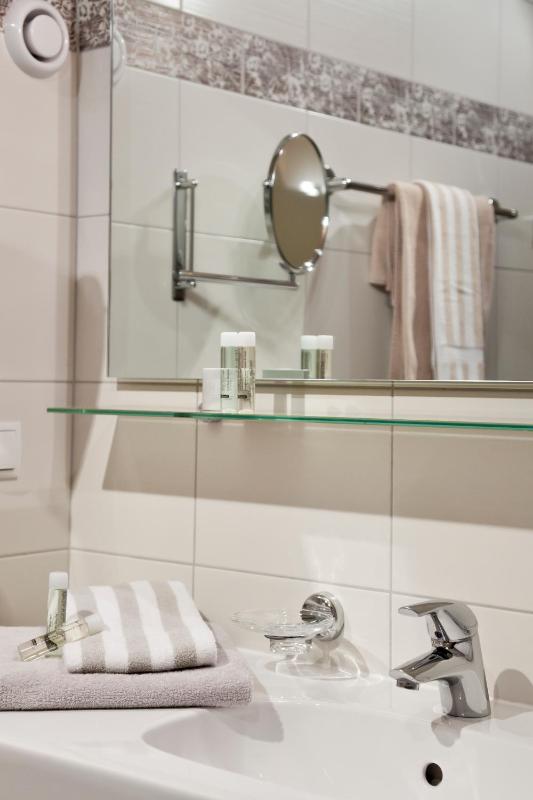 Single Room image 3