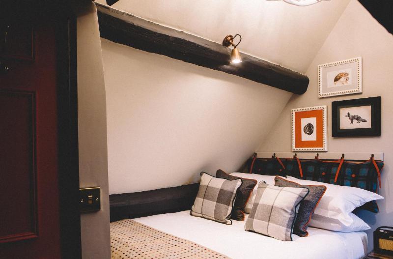 Small Double Room image 1