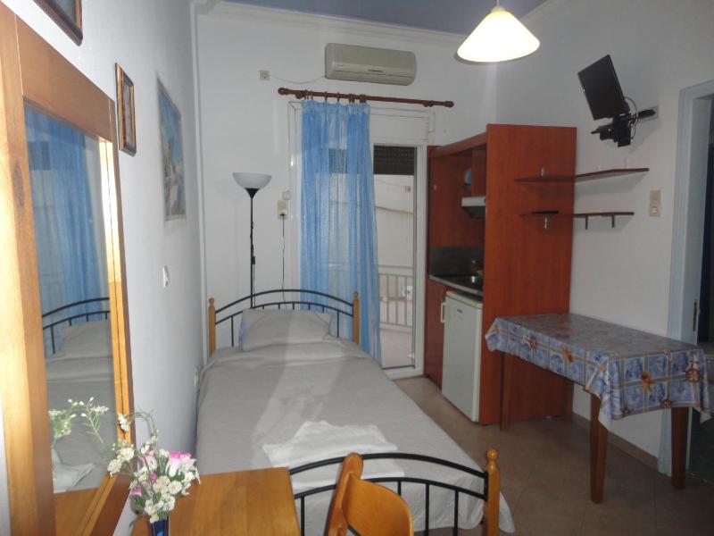 Single Room image 3