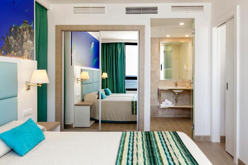 One-Bedroom Apartment with Sea View image 4