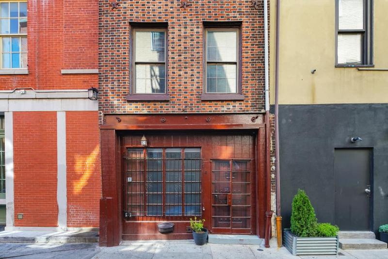 Charming Home in Vibrant Philadelphia - image 1