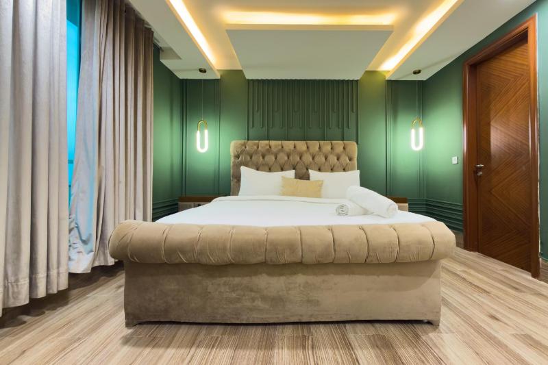Executive Goldcrest Mall Apartments DHA Phase 4 Lahore - image 11