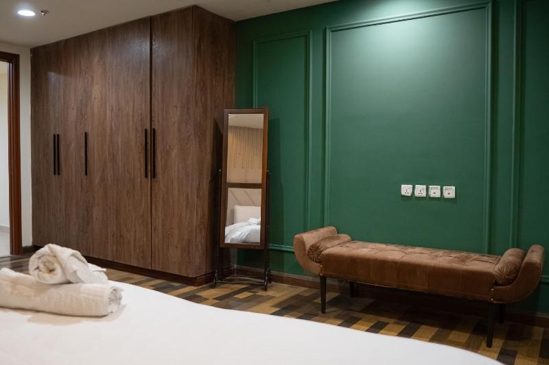 Executive Goldcrest Mall Apartments DHA Phase 4 Lahore - image 15