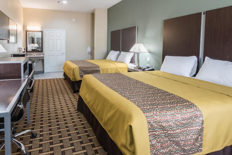 Deluxe Queen Suite - Disability Access image 3