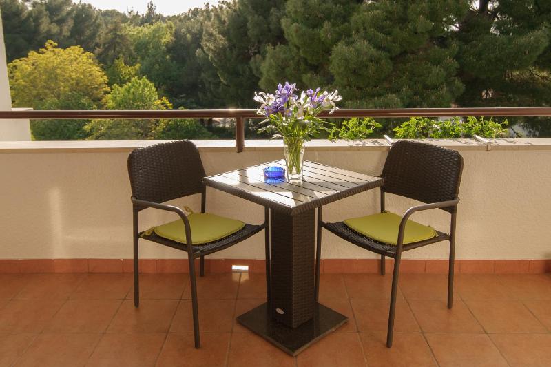 Double Room with Garden View image 4