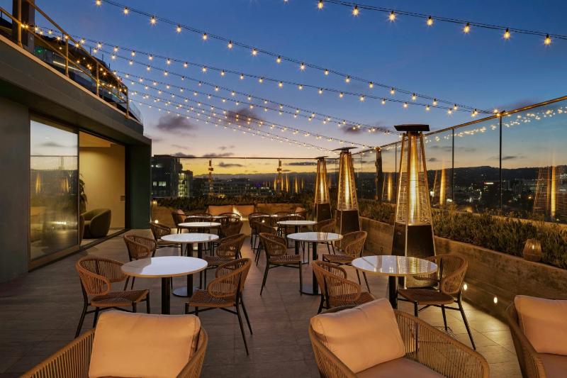 AC Hotel Beverly Hills - image 12