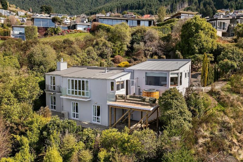 Matau Crest - Luxury Retreat - image 44