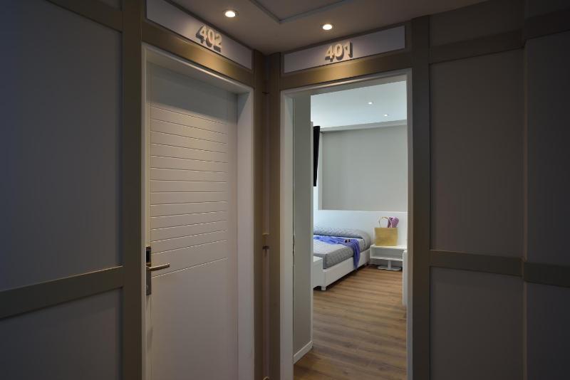 Superior Quadruple Room With Balcony image 1