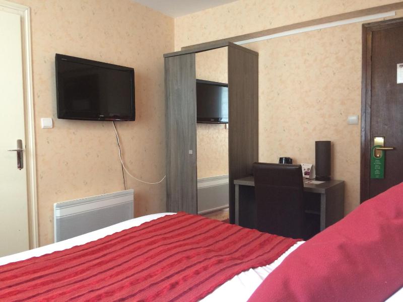 Standard or Attic Double Room (2 Adults) image 4