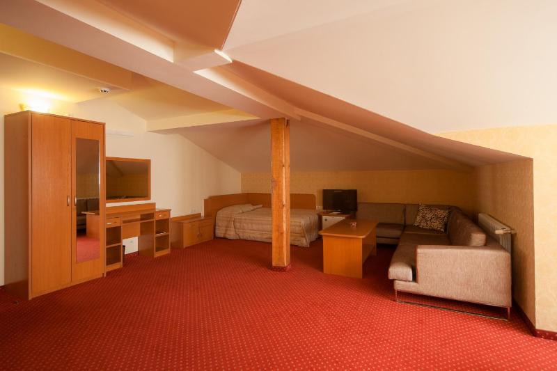 Suite - Top Floor (No Balcony) for 3 people - Free Relax Zone image 4