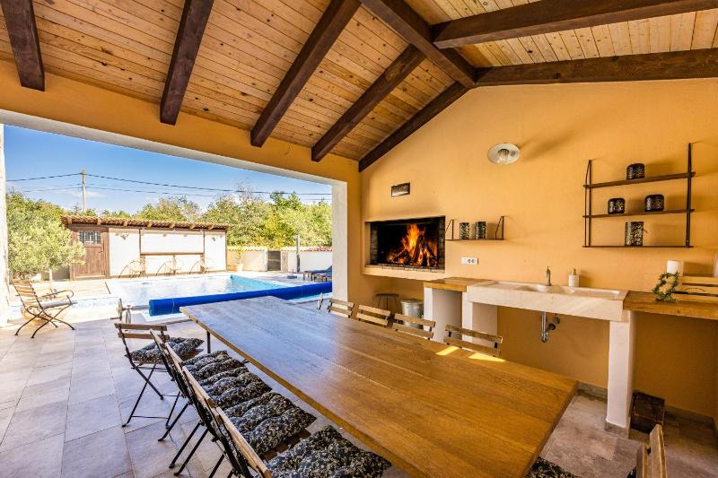 Villa Cirka in Central Istria for 14 persons with a 36 m2 heated pool gaming & activities for kids and adults - image 12