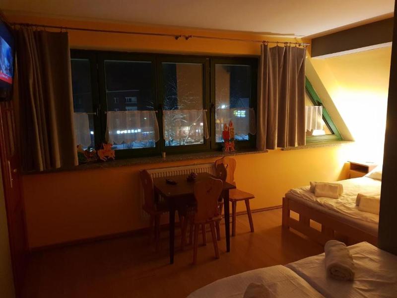 Apartament Pokoje u Jacka Zakopane PKP 700 Centrum 1200 - image 12