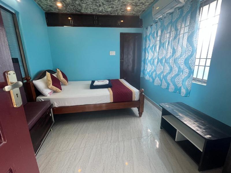 PANMOZHI RESIDENCY-luxury comfort stay - image 11