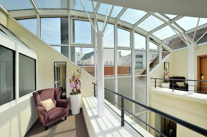 Standard Double Room image 2