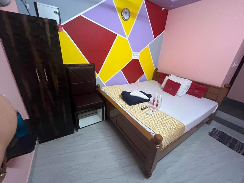 PANMOZHI RESIDENCY-luxury comfort stay - image 8
