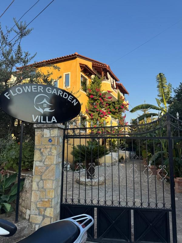 Entire Villa in Ksamil - image 1