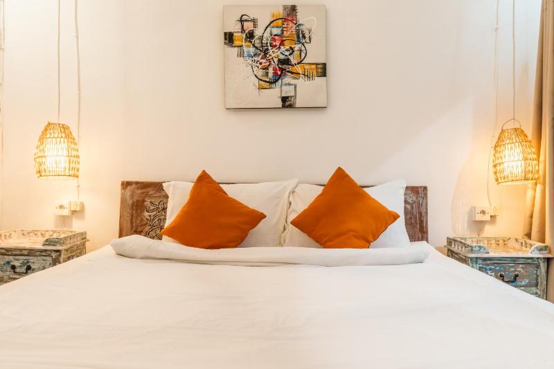 Villa Helenia Canggu Private Pool Fast Wifi 4 min to FINNS - image 10
