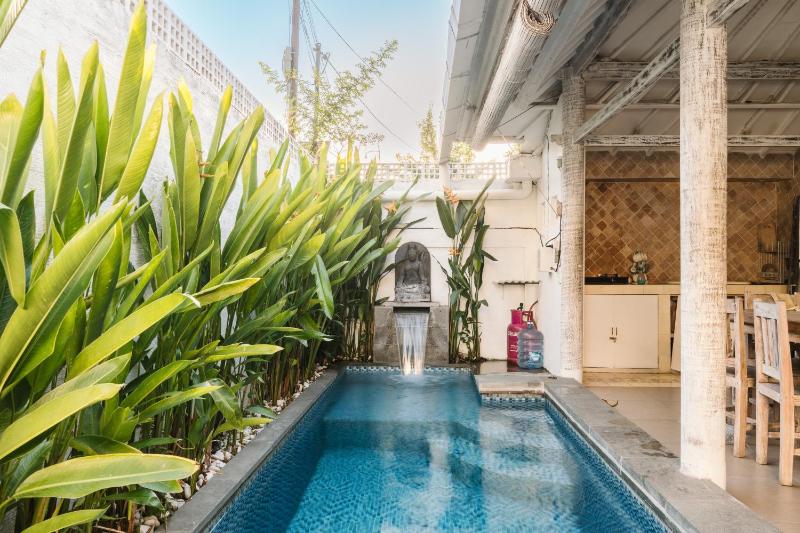 Villa Helenia Canggu Private Pool Fast Wifi 4 min to FINNS - image 37