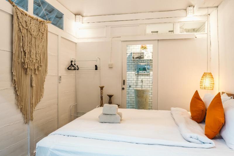 Villa Helenia Canggu Private Pool Fast Wifi 4 min to FINNS - image 22