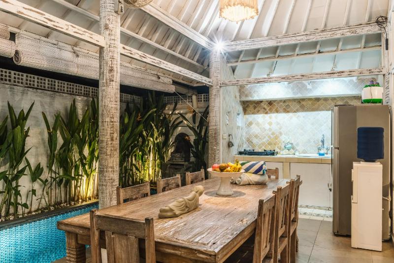 Villa Helenia Canggu Private Pool Fast Wifi 4 min to FINNS - image 29