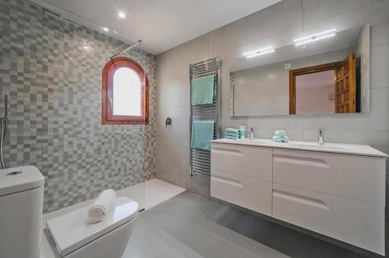 Villa Enzo by Villa Plus - image 9