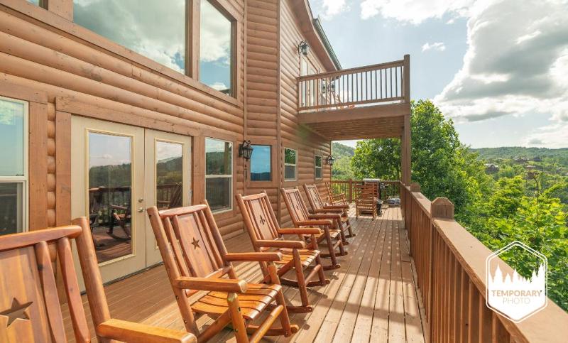 Eagles View 2.0 - Gorgeous Mountain Views Hot Tub Pool Table + Games! - image 25