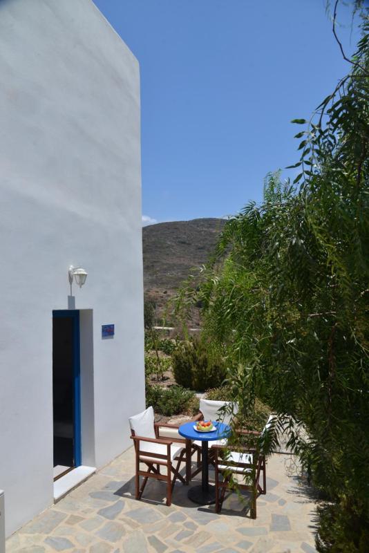 One-Bedroom Apartment (3 Adults) with Garden View image 1